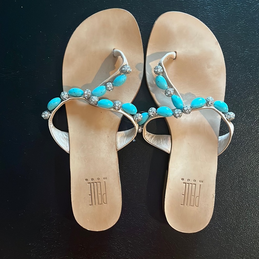 PELLE MODA flip flops